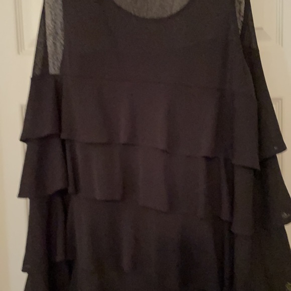 Size 22/24 .  Lane Bryant. Layered ruffles. - Picture 3 of 3